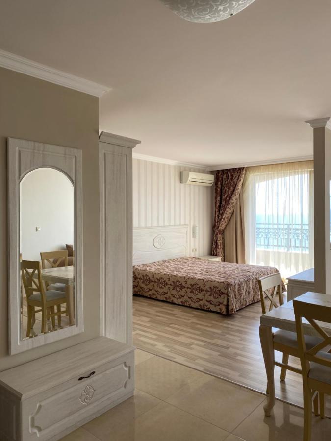 Private Super Apartments By Sea In Apart Hotel ! بوموري المظهر الخارجي الصورة