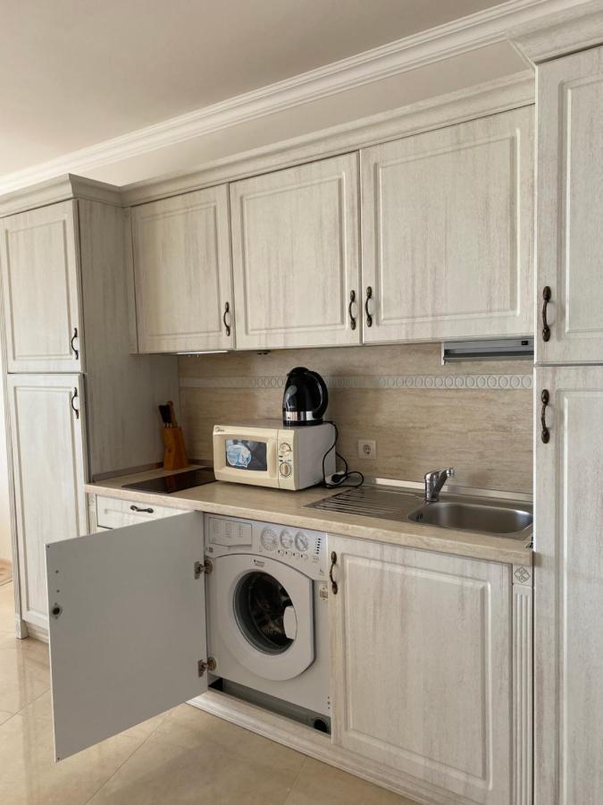 Private Super Apartments By Sea In Apart Hotel ! بوموري المظهر الخارجي الصورة